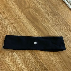 LULULEMON // Black Headband